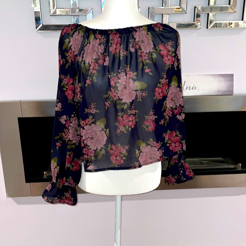 ♡Aeropostale long sleeve crop top